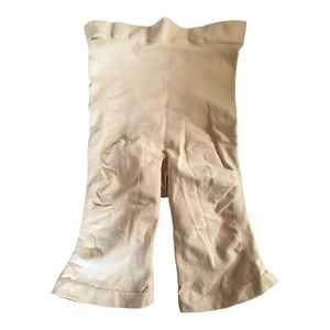 SKIMS Sculpting Shorts Mid Thigh Open Gusset